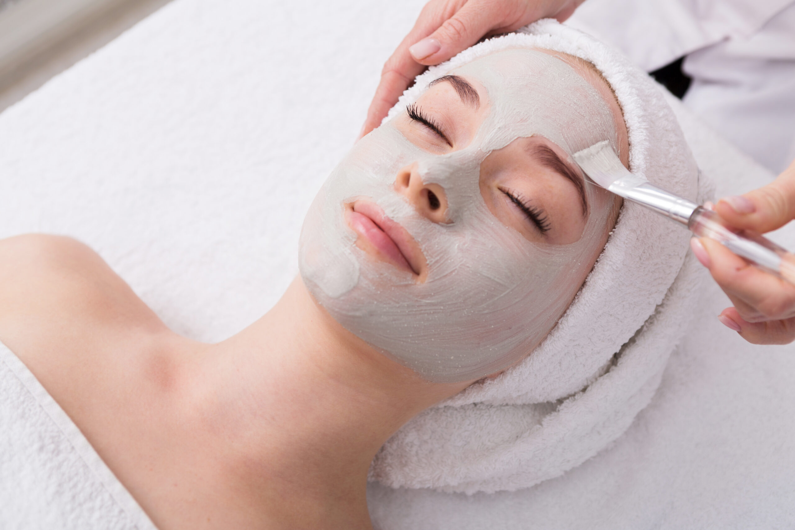 1hr Glowing Facial Treatment